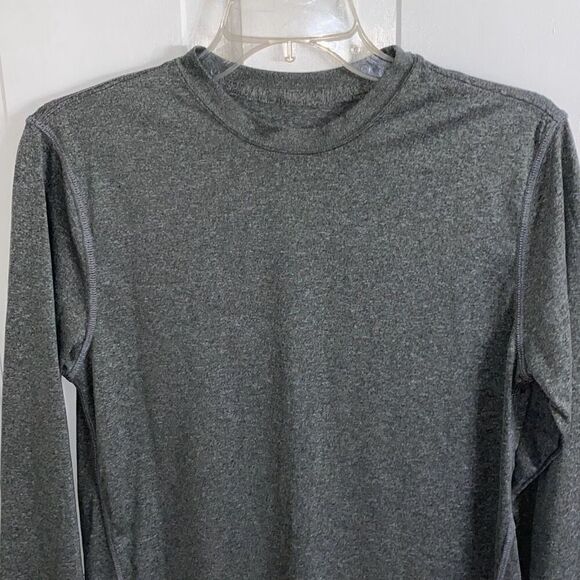 🔥3/$20🔥 Dri-Star long sleeve base layer athletic shirt size youth 18 - Picture 2 of 6